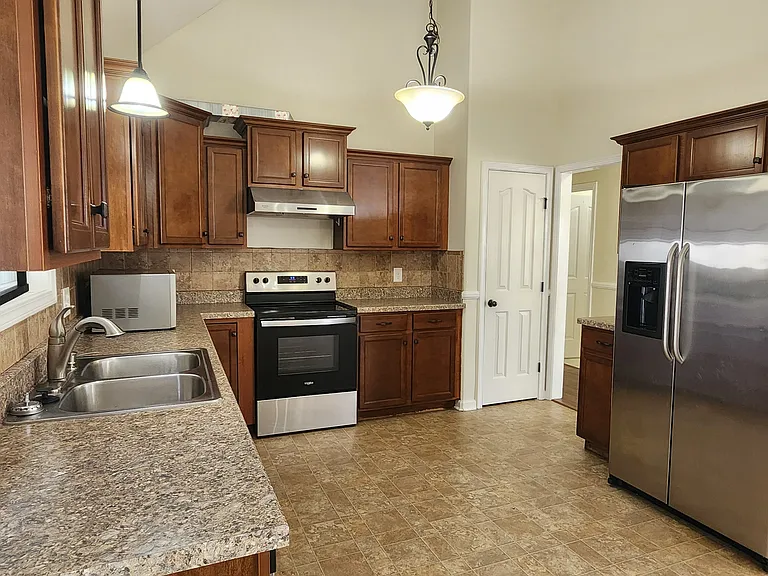 2969 Brewster Dr — Photo 7