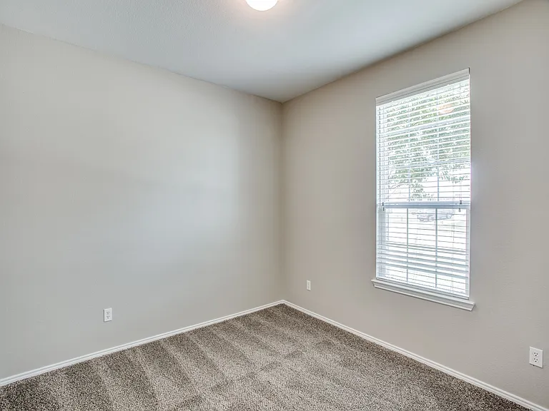 101 Tanglewood Dr — Photo 5