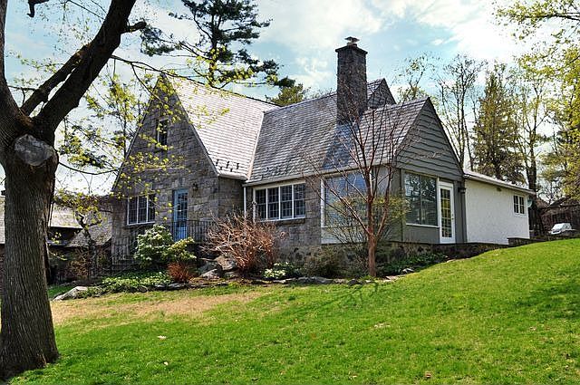 1st image of 100 Burnside Dr