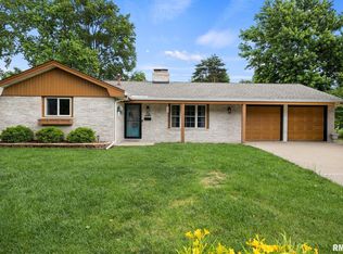3411 Chartwell St, Peoria, IL 61614