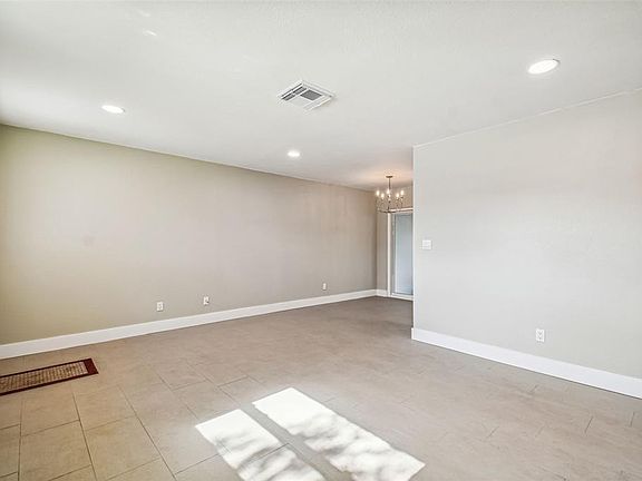 5th image of 721 N Jasmine Ave APT A