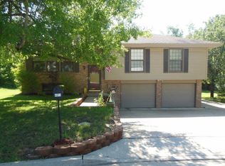 4811 Brookview Dr, Jefferson City, MO 65109