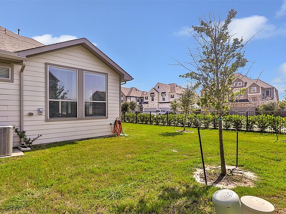 3rd image of 19603 San Angelo Park Dr