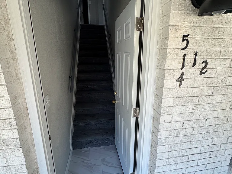 514 N Ash Ave #1/2 — Photo 6
