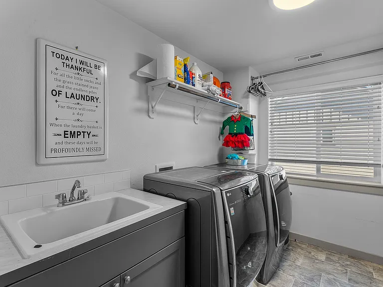 4476 SW Salmon Pl — Photo 21