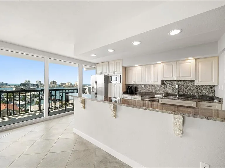 400 Island Way #901 — Photo 7