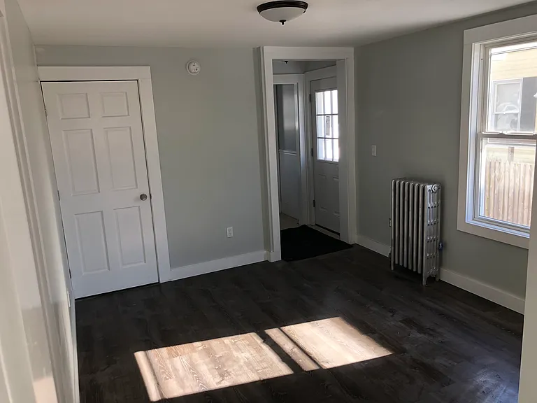 237 Locust St — Photo 4
