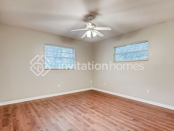5th image of 111 Harrogate Ct