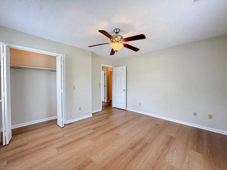 511 Park Ave #B — Photo 10