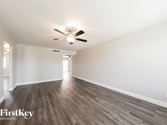 3rd image of 3158 W Lisbon Ln