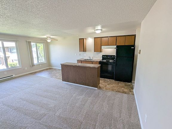 3rd image of 486 24th St NE #22