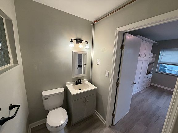 4th image of 4308 E Main St #4
