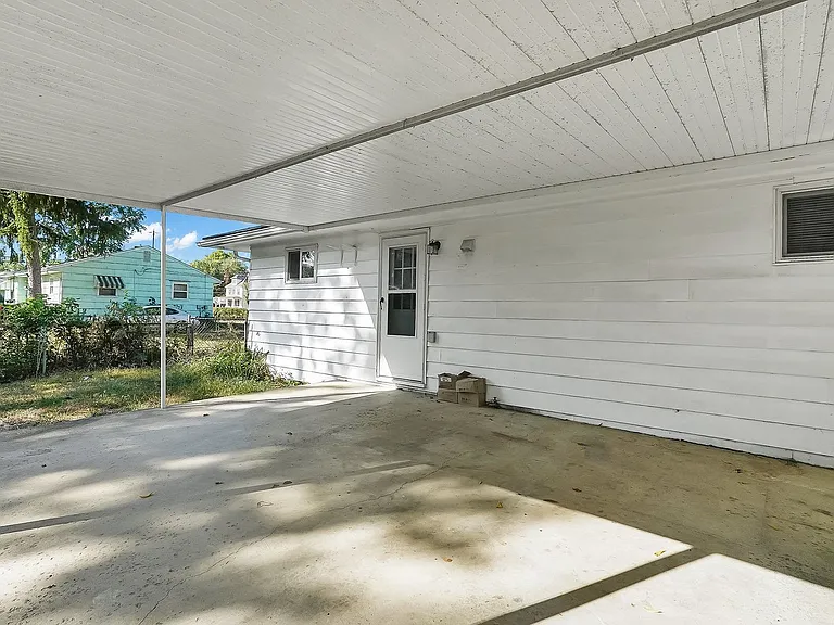 272 Collingwood Ave — Photo 38