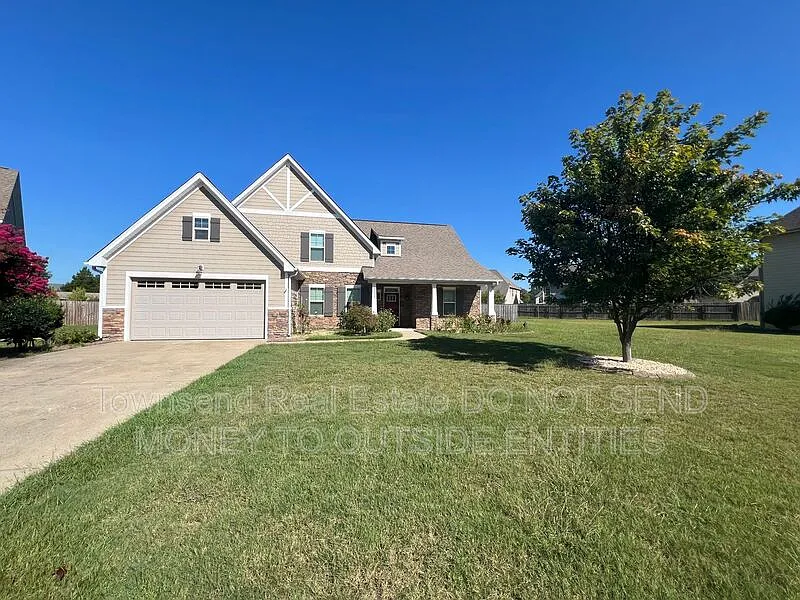 4 bed, 3.0 bath, 3239 sqft, $2,265 — Photo 2