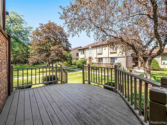 5th image of 41526 Bedford Dr