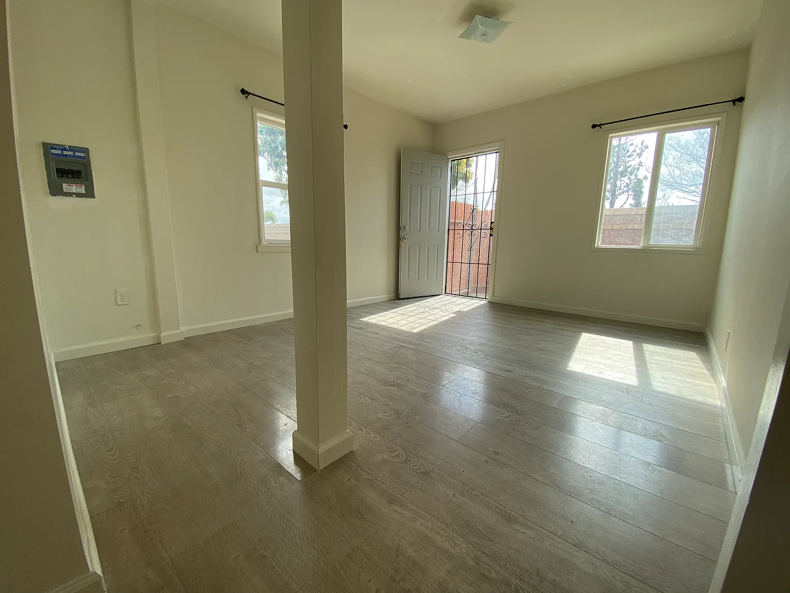 10952 Rose Street — Photo 3
