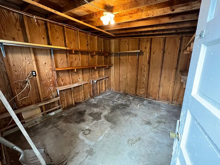 1016 E Roosevelt Ave — Photo 48
