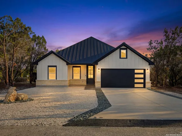 1266 Highpoint Ln, Spring Branch, TX 78070