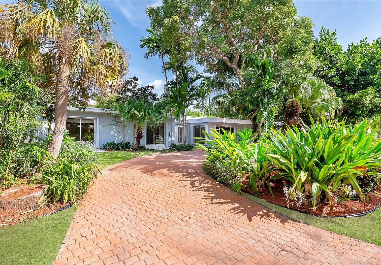 Tropical Isle Homes Sub 4 — Photo 2