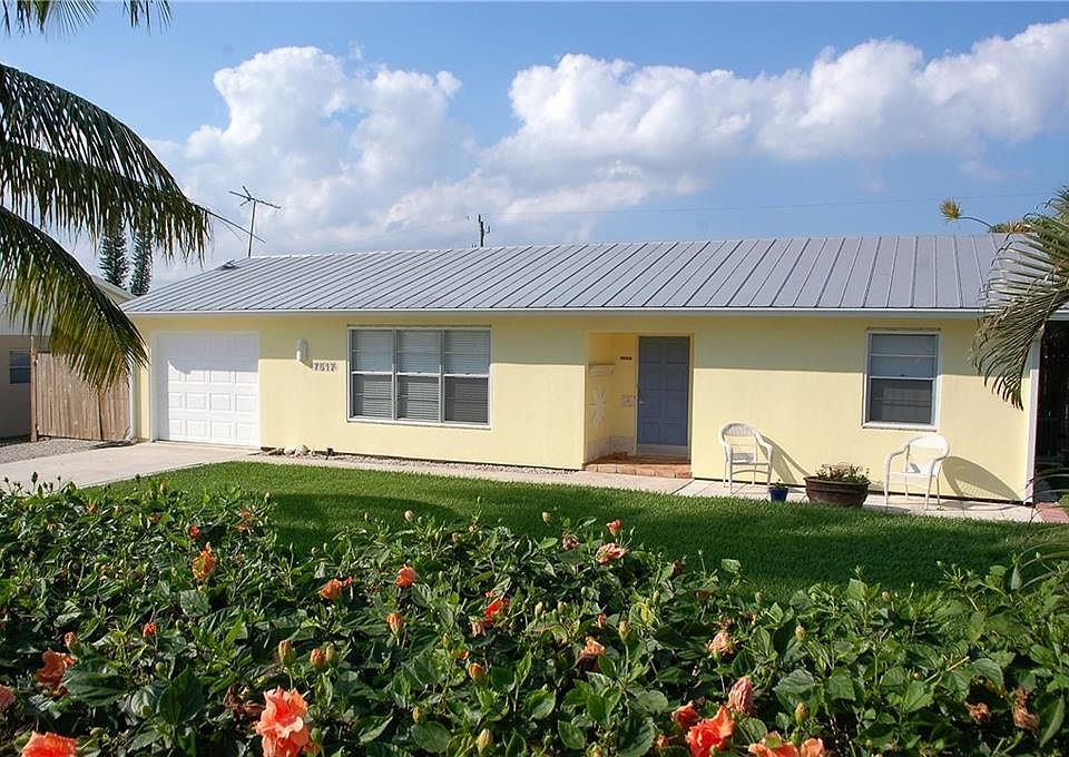 1st image of 7517 SE Pelican Way