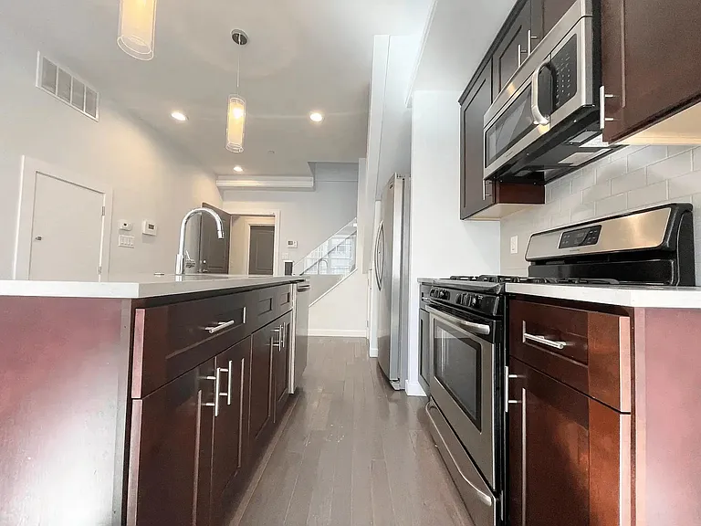 1334 N 7th St #2R — Photo 5