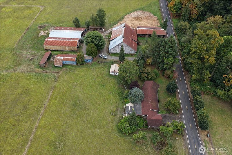 3rd image of 1636 Rice Road