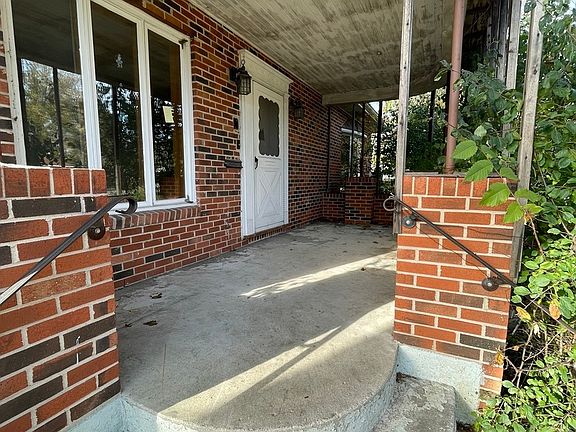2nd image of 411 Suwanee St