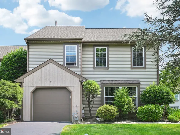 34 Spruce Ct, Newtown, PA 18940