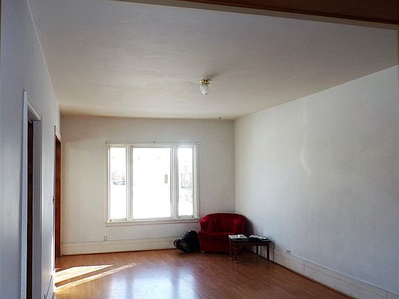 5th image of 209 Park Ave