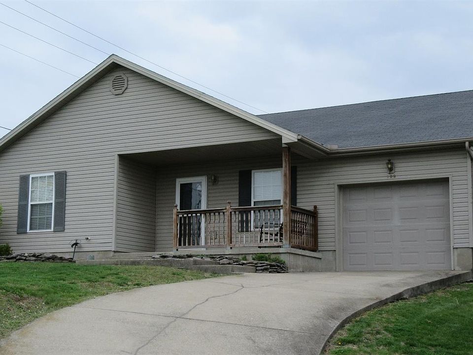 1st image of 108 Saint Andrews Ct