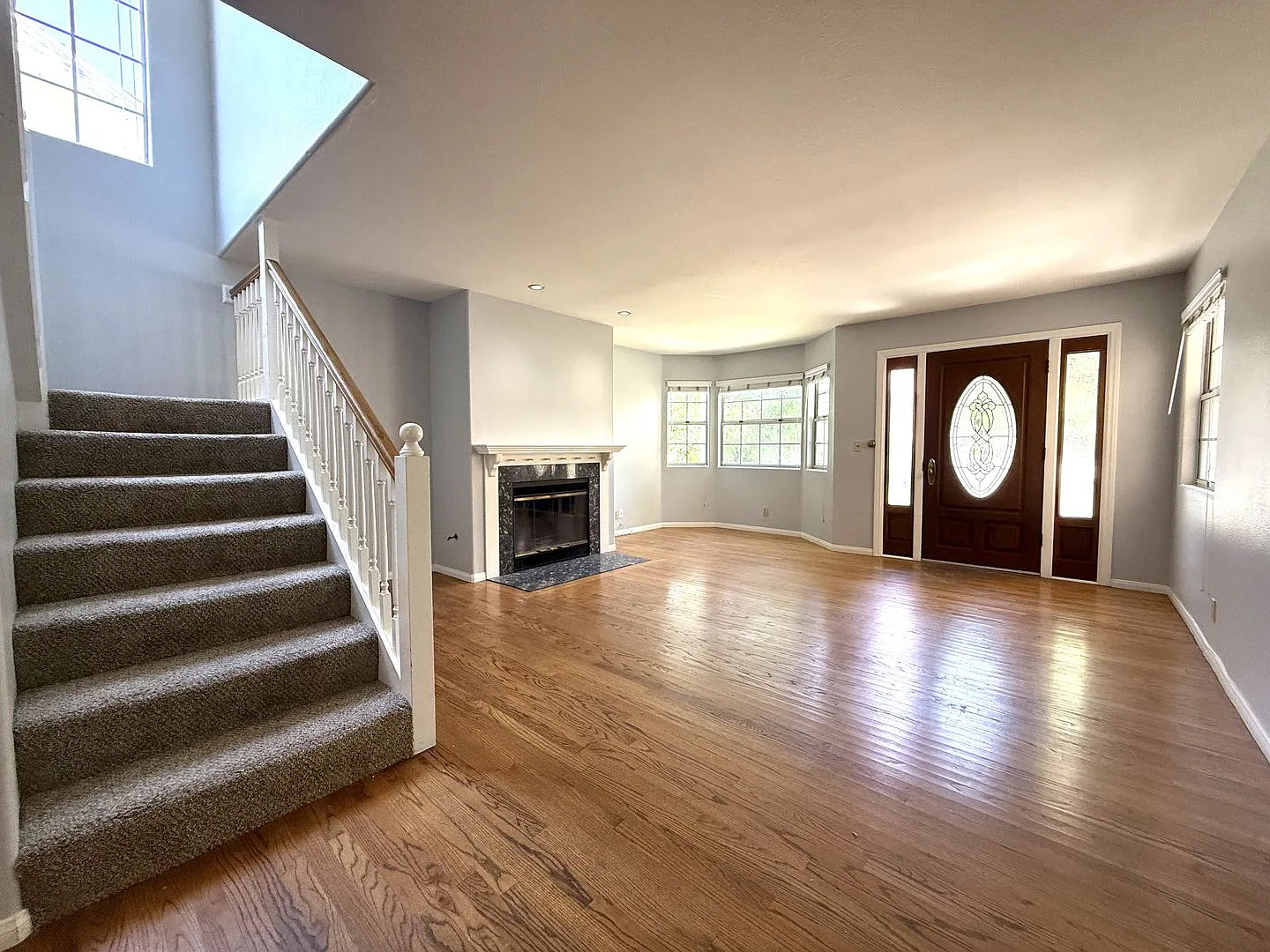 Coronado: Large 5bd/3.5ba Village Home - Multi Level — Photo 3