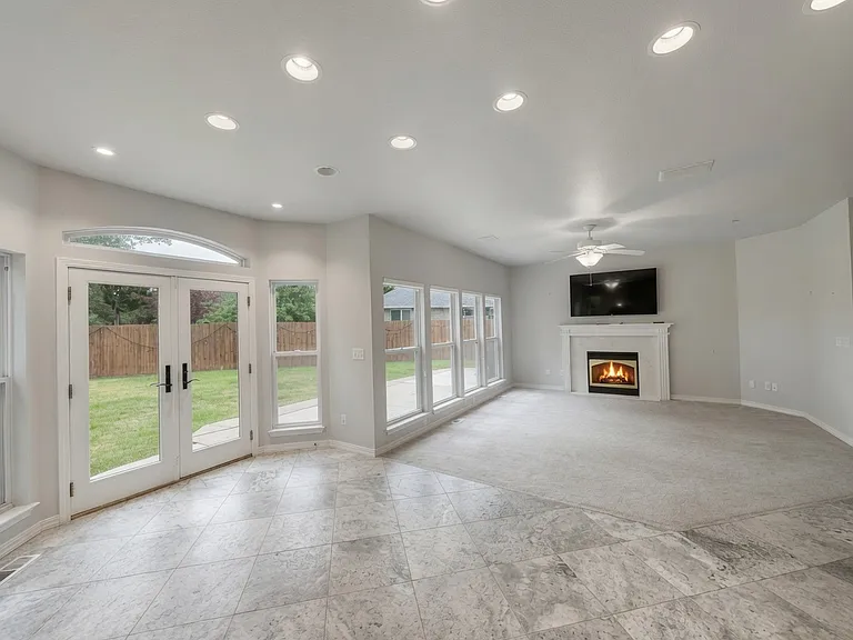 12633 W Roseglen Ct — Photo 5