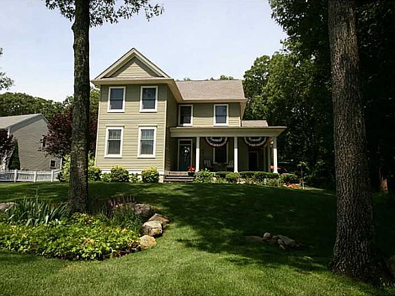 2nd image of 60 Julia Ct