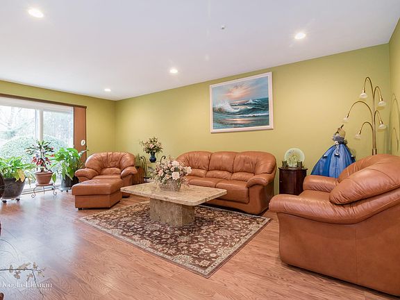 5th image of 303 Cabot Ct S