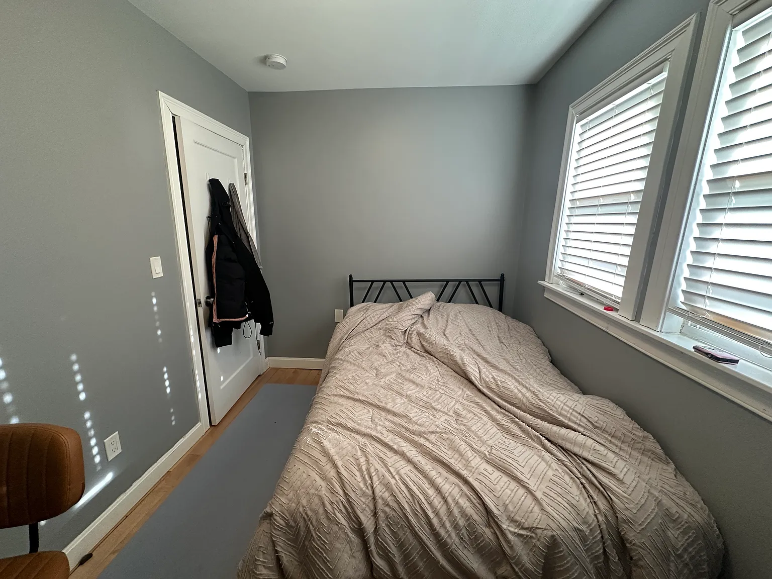 3 bed, 1000 sqft, $4,100 — Photo 2