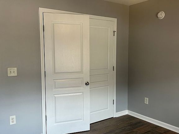 5th image of 3914 Cherokee Woods Way APT 102