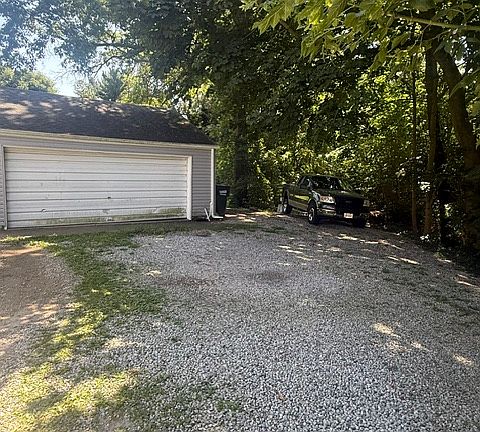 4th image of 782 Parkview Dr