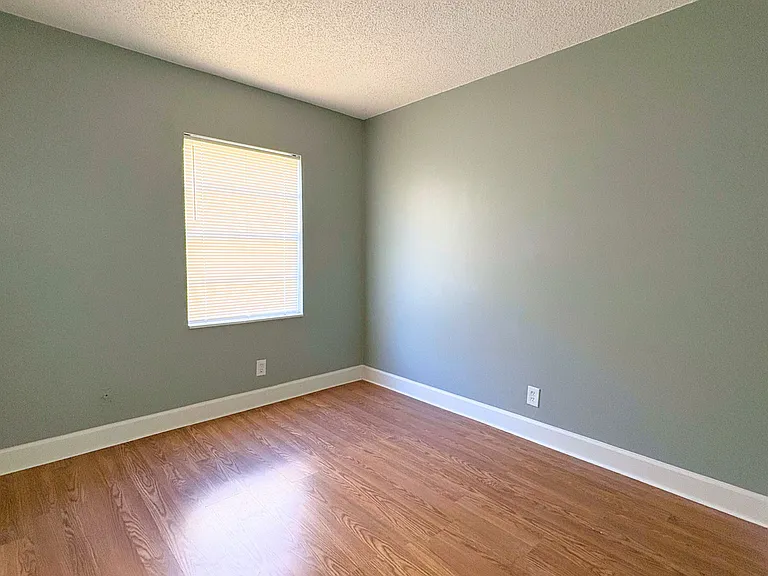 5855 S 37th St #5857 — Photo 13