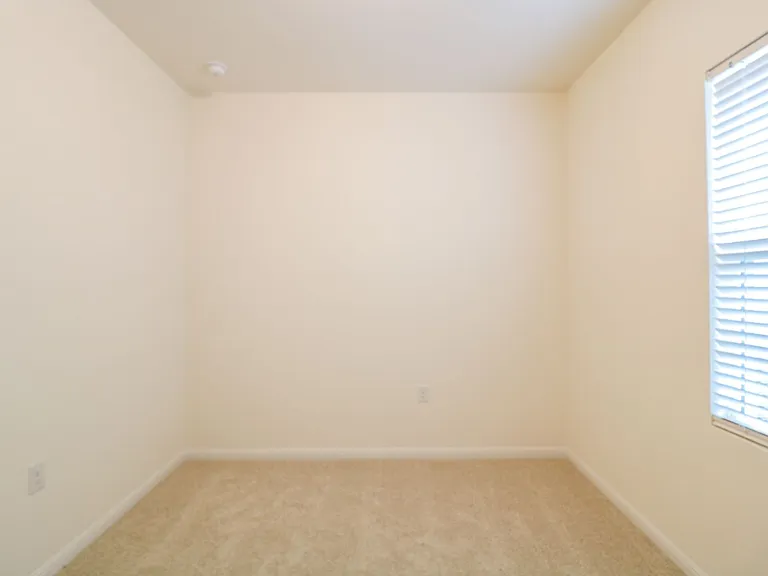 6416 Routenburn St — Photo 10