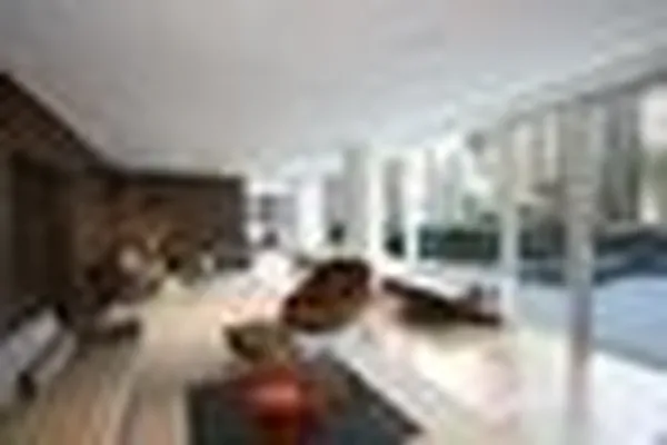 Rented by Perlbinder Realty | media 15