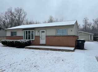 26552 Willow Cv, Woodhaven, MI 48183