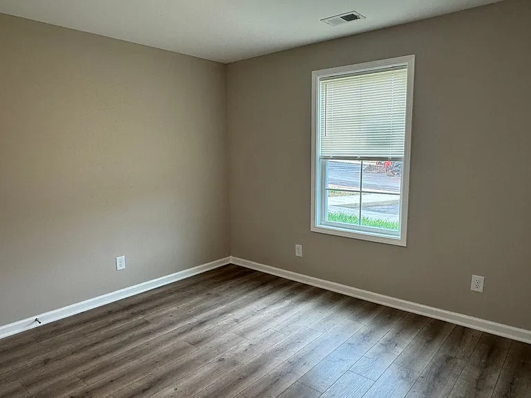 215 Mountaindale Dr #208 — Photo 2