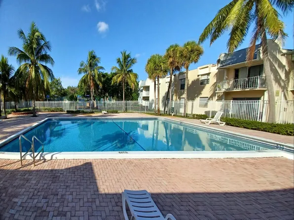 409 Executive Center Dr APT 209, West Palm Beach, FL 33401