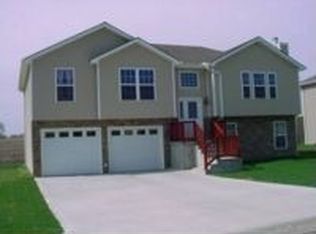 1304 Sam G Hiner Dr, Cameron, MO 64429