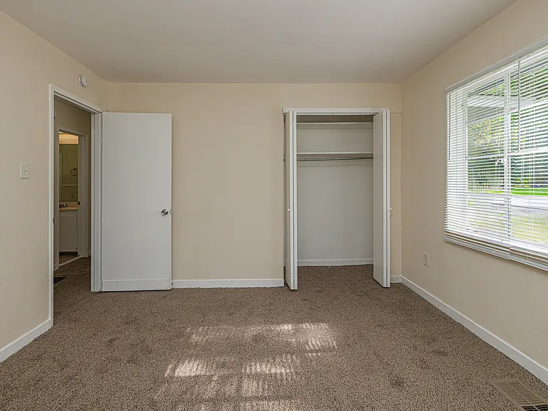 3173 Oak Forest Dr — Photo 16