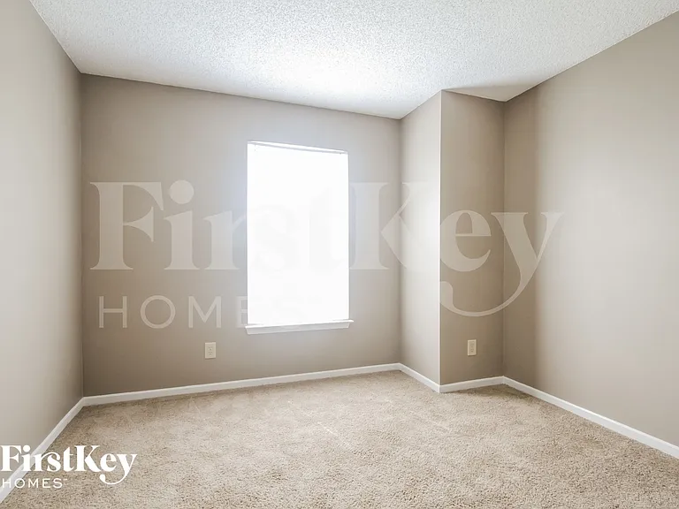 7912 Puckett Ln — Photo 12