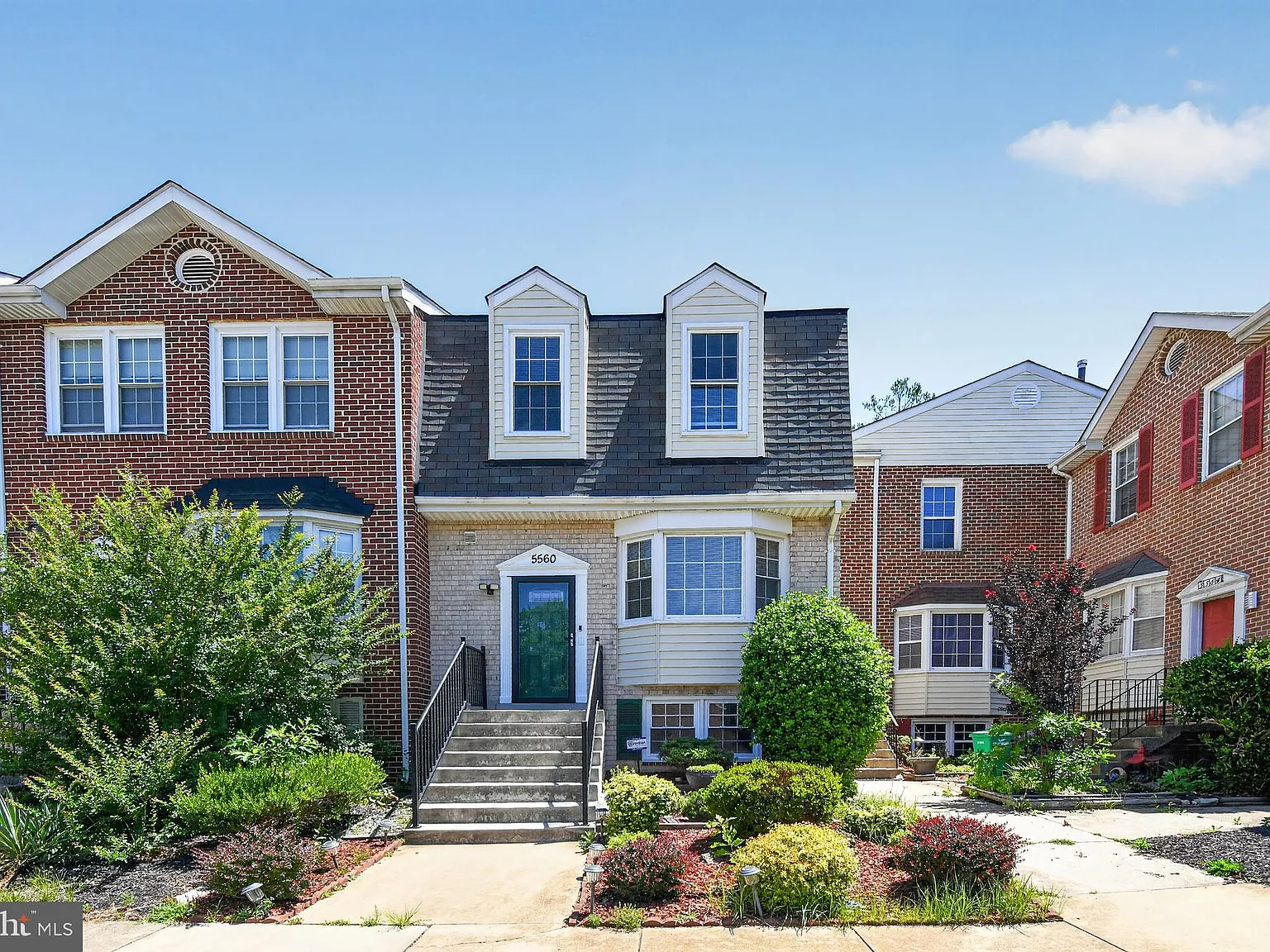 4 bed, 3.5 bath, 1320 sqft, $3,000 — Photo 1