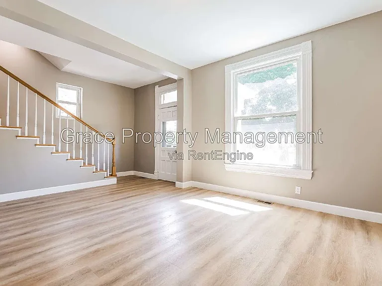 429 S Pearl St — Photo 4