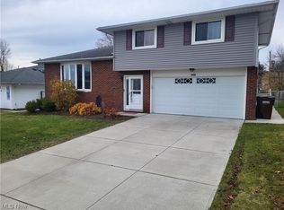 3005 Bowmen Ln, Parma, OH
