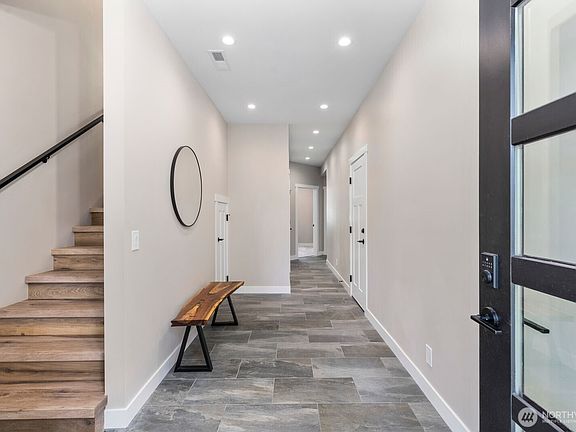 3rd image of 23 Byron Lane